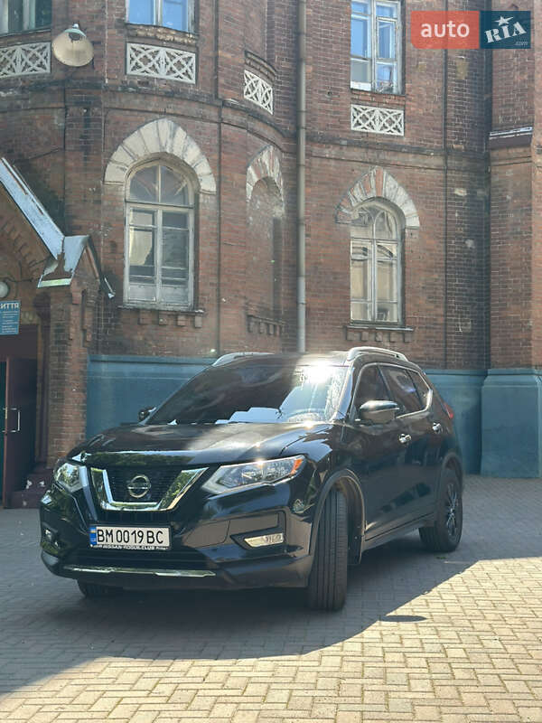 Позашляховик / Кросовер Nissan Rogue 2017 в Сумах
