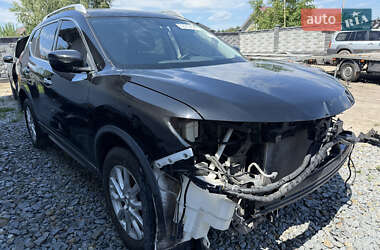 Внедорожник / Кроссовер Nissan Rogue 2018 в 
