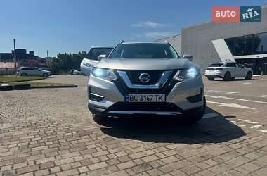 Внедорожник / Кроссовер Nissan Rogue 2017 в Львове