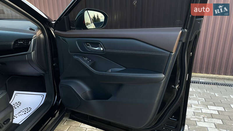 Внедорожник / Кроссовер Nissan Rogue 2023 в Дрогобыче