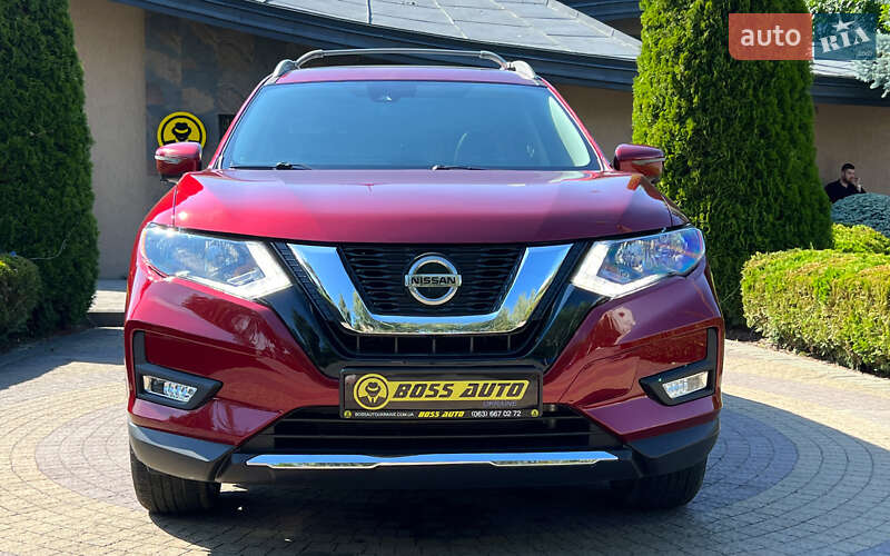 Позашляховик / Кросовер Nissan Rogue 2017 в Львові