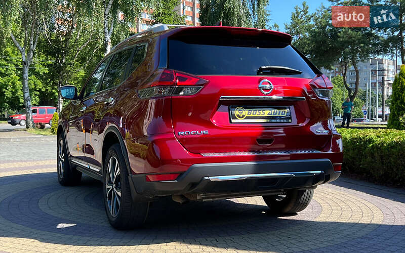 Позашляховик / Кросовер Nissan Rogue 2017 в Львові