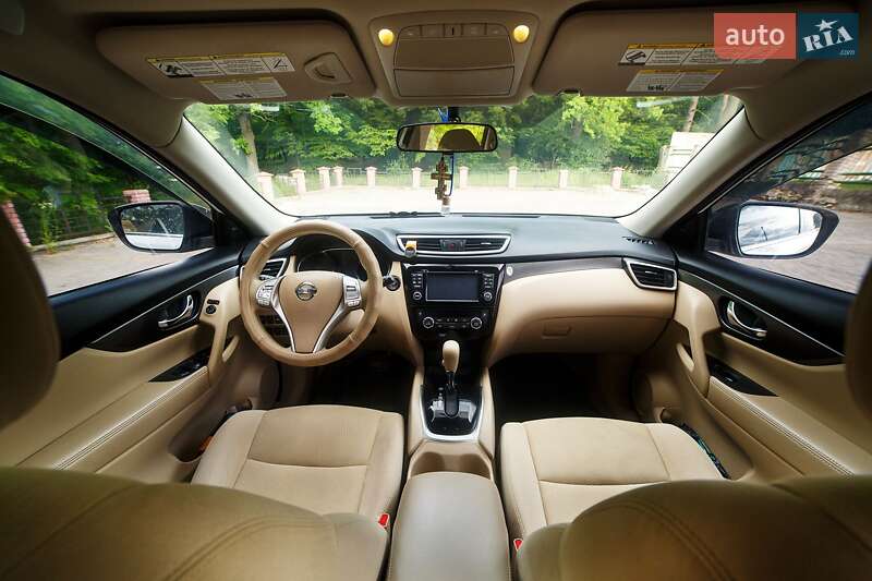 Внедорожник / Кроссовер Nissan Rogue 2014 в Ровно