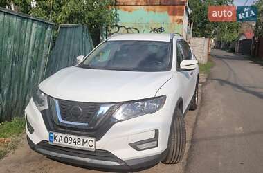 Внедорожник / Кроссовер Nissan Rogue 2017 в Киеве
