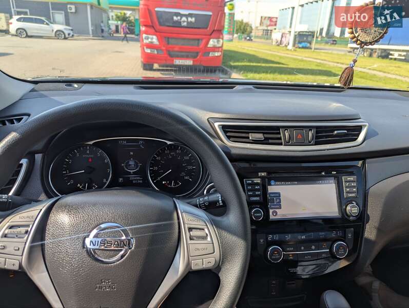 Внедорожник / Кроссовер Nissan Rogue 2016 в Львове