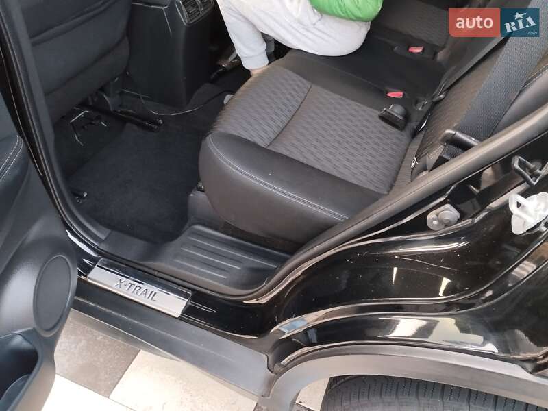 Позашляховик / Кросовер Nissan Rogue 2018 в Долині