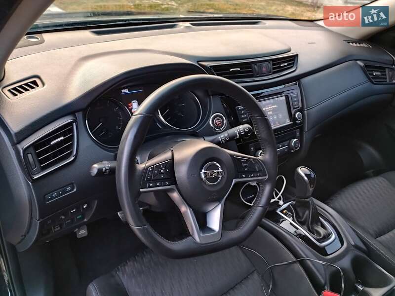 Позашляховик / Кросовер Nissan Rogue 2018 в Долині