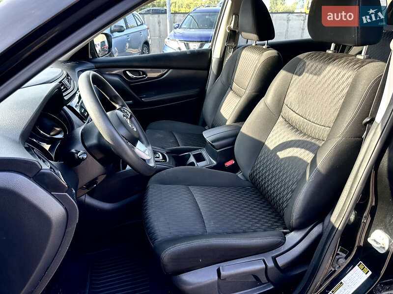 Позашляховик / Кросовер Nissan Rogue 2017 в Львові