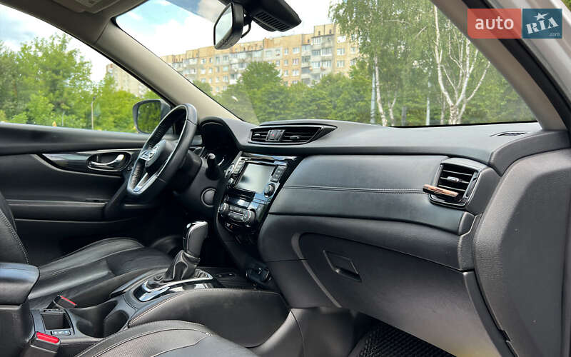Позашляховик / Кросовер Nissan Rogue 2019 в Львові