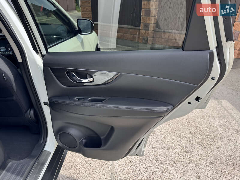 Внедорожник / Кроссовер Nissan Rogue 2018 в Киеве