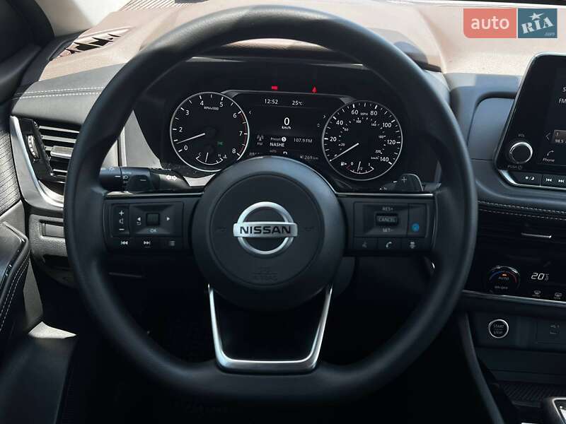 Внедорожник / Кроссовер Nissan Rogue 2021 в Киеве
