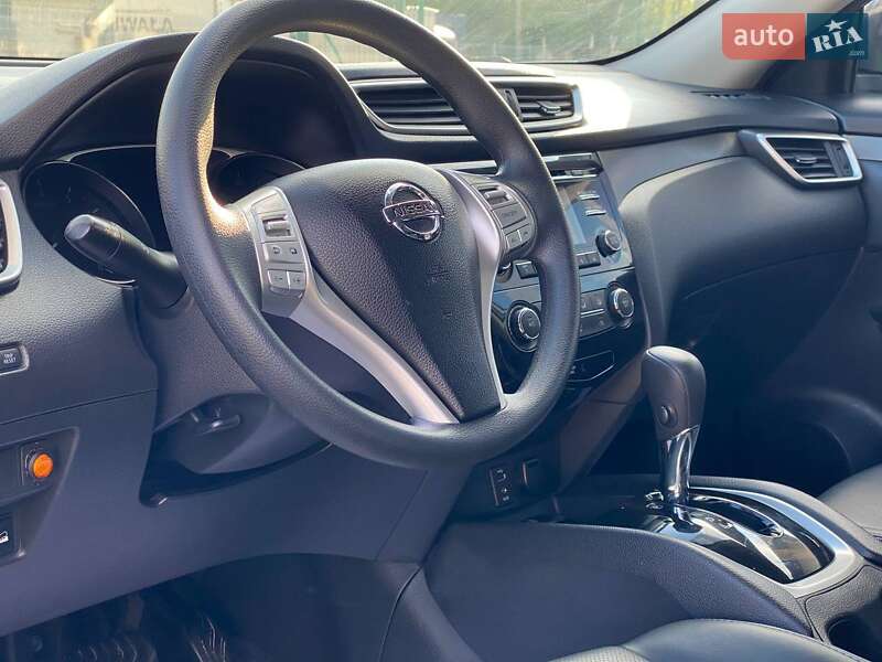 Внедорожник / Кроссовер Nissan Rogue 2016 в Львове