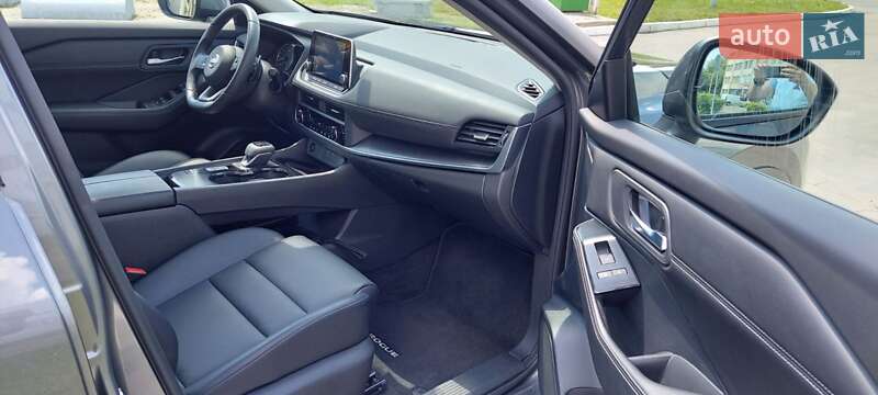 Внедорожник / Кроссовер Nissan Rogue 2024 в Луцке