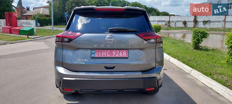 Внедорожник / Кроссовер Nissan Rogue 2024 в Луцке