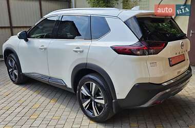 Внедорожник / Кроссовер Nissan Rogue 2023 в 