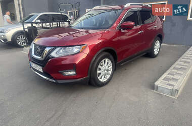 Внедорожник / Кроссовер Nissan Rogue 2017 в Черкассах