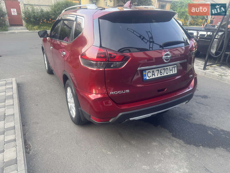 Внедорожник / Кроссовер Nissan Rogue 2017 в Черкассах