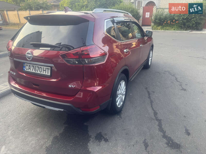 Внедорожник / Кроссовер Nissan Rogue 2017 в Черкассах