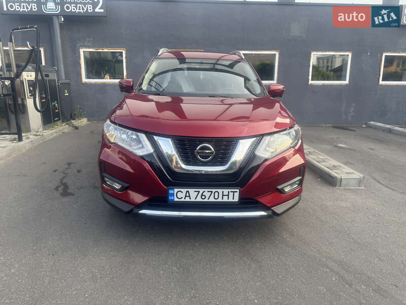 Внедорожник / Кроссовер Nissan Rogue 2017 в Черкассах