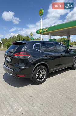 Внедорожник / Кроссовер Nissan Rogue 2018 в 