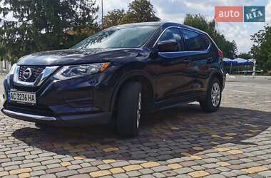 Позашляховик / Кросовер Nissan Rogue 2017 в Луцьку