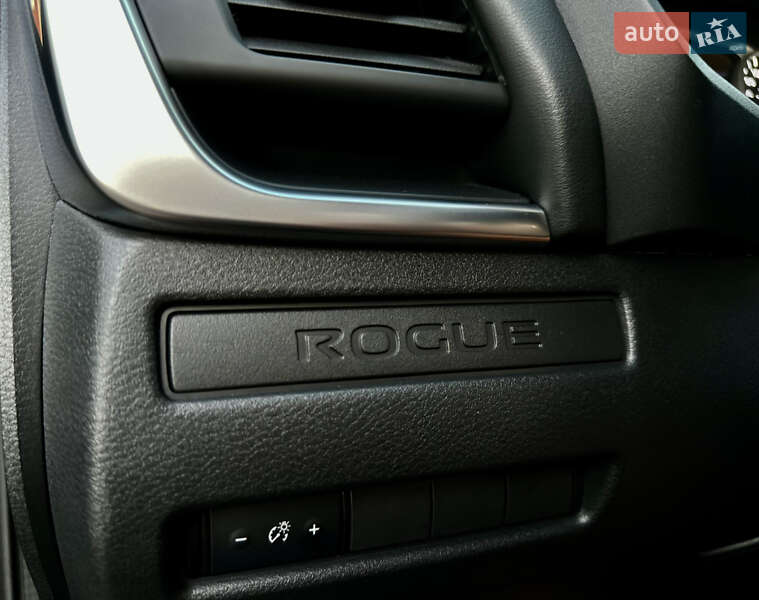 Внедорожник / Кроссовер Nissan Rogue 2022 в Умани