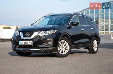 Позашляховик / Кросовер Nissan Rogue 2017 в Києві