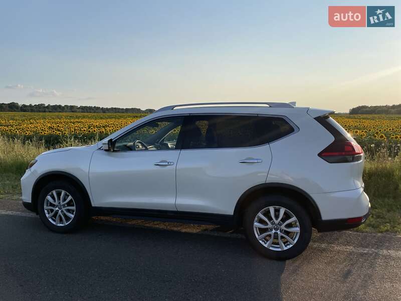 Внедорожник / Кроссовер Nissan Rogue 2018 в Киеве