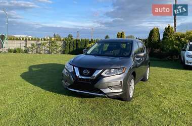 Внедорожник / Кроссовер Nissan Rogue 2017 в 