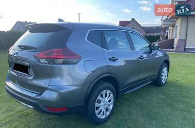 Внедорожник / Кроссовер Nissan Rogue 2017 в 