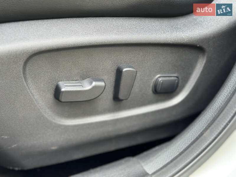 Внедорожник / Кроссовер Nissan Rogue 2019 в Киеве