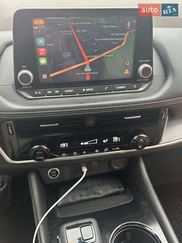 Позашляховик / Кросовер Nissan Rogue 2020 в Рівному