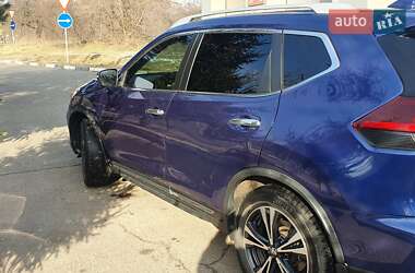 Внедорожник / Кроссовер Nissan Rogue 2017 в 