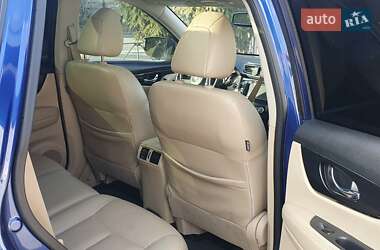 Внедорожник / Кроссовер Nissan Rogue 2017 в 