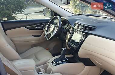 Внедорожник / Кроссовер Nissan Rogue 2017 в 