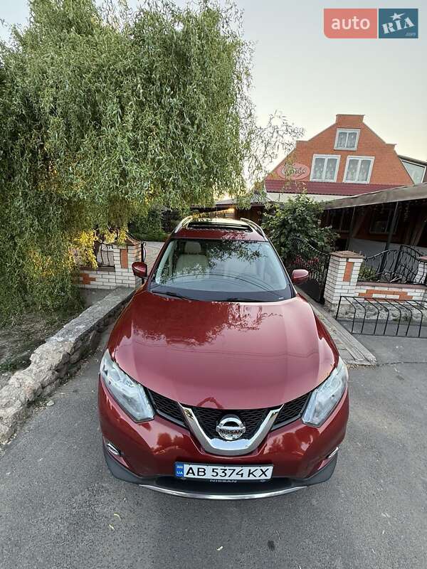 Внедорожник / Кроссовер Nissan Rogue 2016 в Виннице