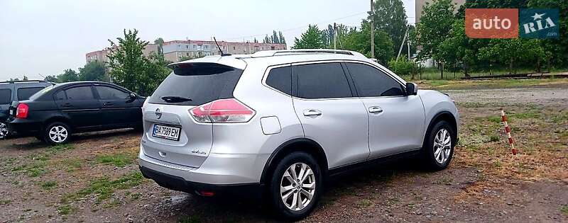 Внедорожник / Кроссовер Nissan Rogue 2015 в 