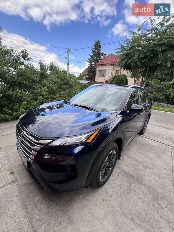 Позашляховик / Кросовер Nissan Rogue 2024 в 