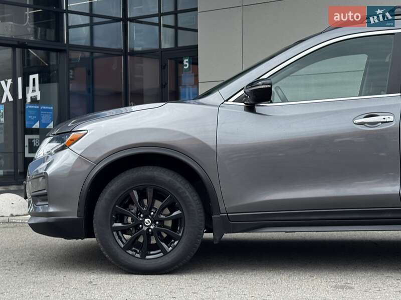 Внедорожник / Кроссовер Nissan Rogue 2017 в Киеве