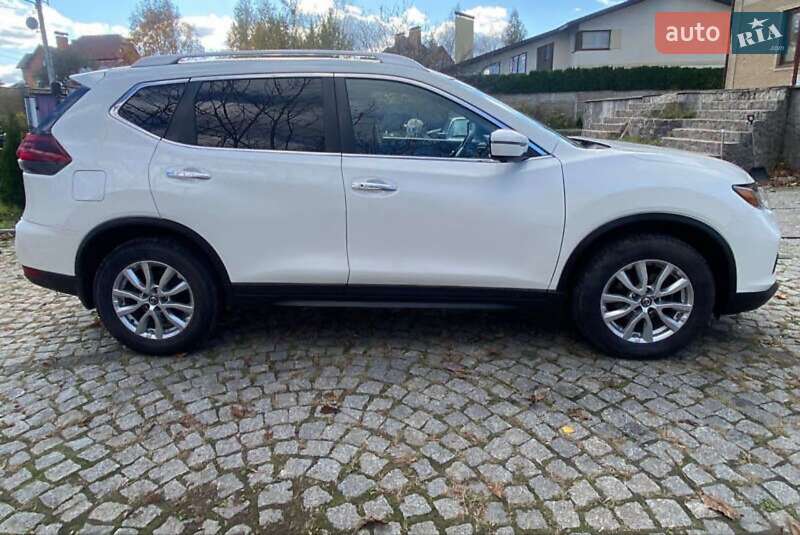 Внедорожник / Кроссовер Nissan Rogue 2018 в Первомайске