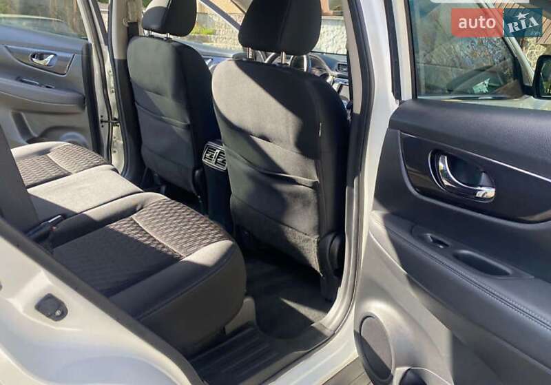 Внедорожник / Кроссовер Nissan Rogue 2018 в Первомайске