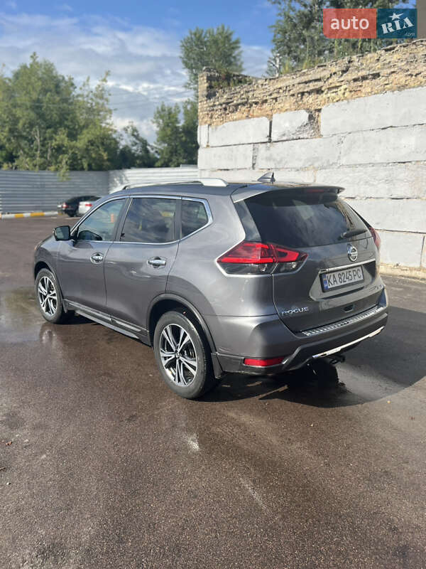 Внедорожник / Кроссовер Nissan Rogue 2017 в Киеве