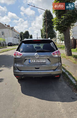 Внедорожник / Кроссовер Nissan Rogue 2016 в 