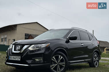 Внедорожник / Кроссовер Nissan Rogue 2017 в Тернополе