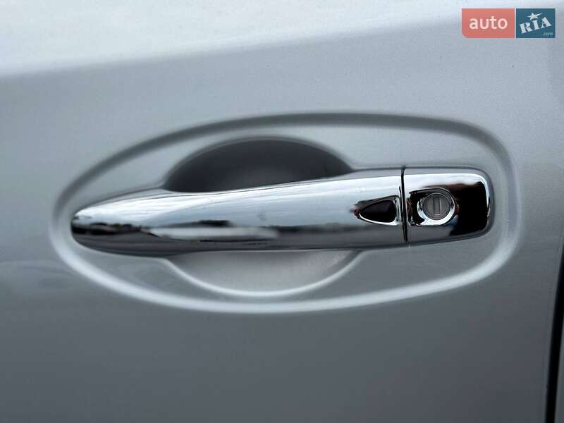 Внедорожник / Кроссовер Nissan Rogue 2019 в Ровно
