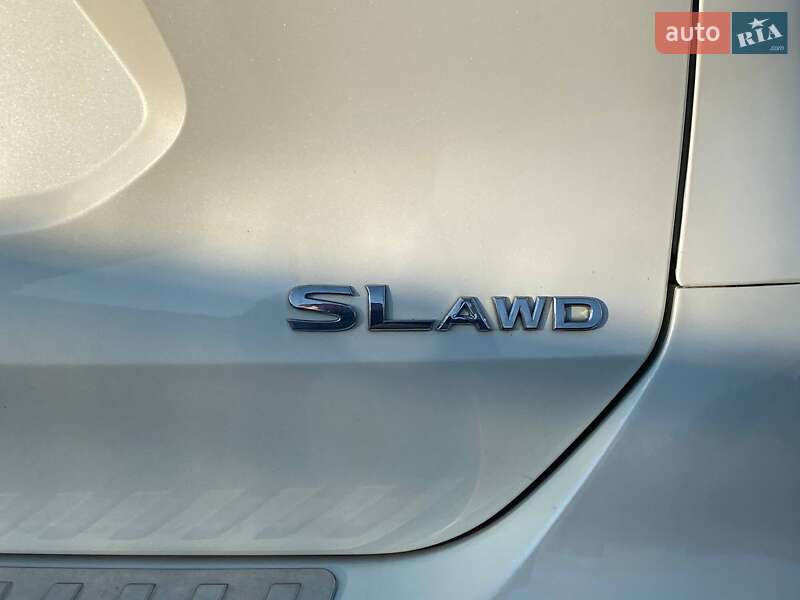 Внедорожник / Кроссовер Nissan Rogue 2015 в Львове