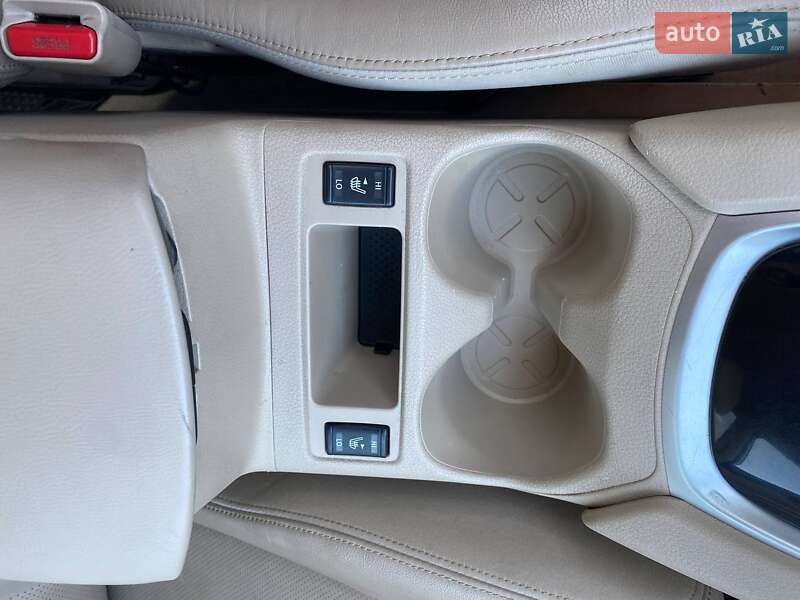 Внедорожник / Кроссовер Nissan Rogue 2015 в Львове