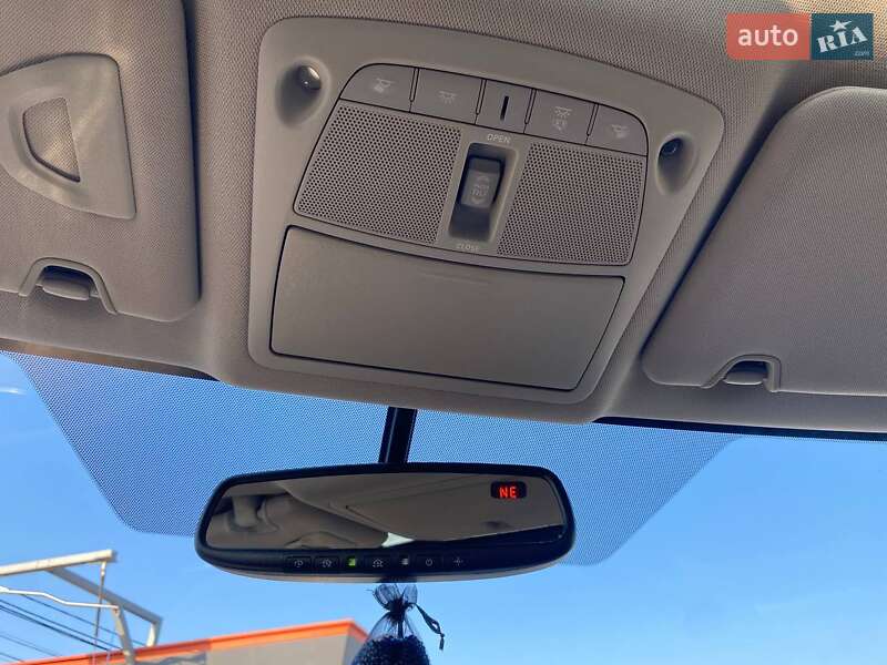 Внедорожник / Кроссовер Nissan Rogue 2015 в Львове