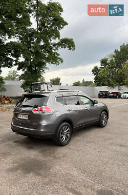 Внедорожник / Кроссовер Nissan Rogue 2015 в 