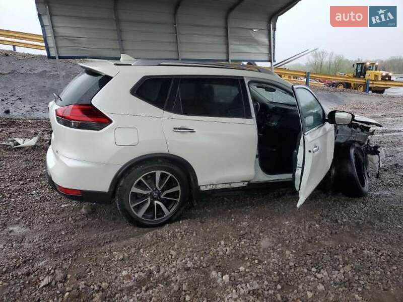 Внедорожник / Кроссовер Nissan Rogue 2016 в Львове